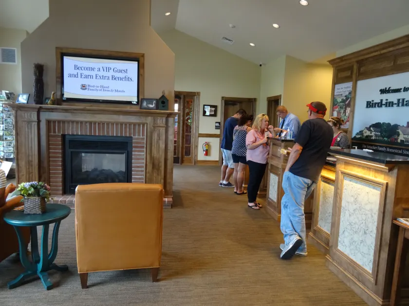 Bird-in-Hand Family Inn - Hall