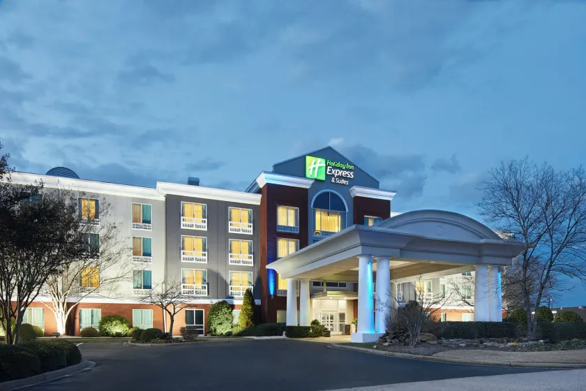 Holiday Inn Express & Suites I-26 & Us 29 At Westgate Mall by IHG - Image 1
