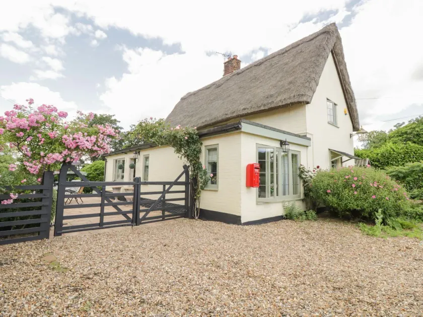 Waveney Cottage - Image 1
