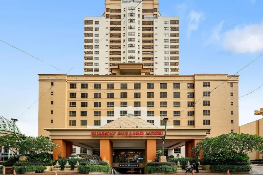 Raintree Resort Suites - Image 1
