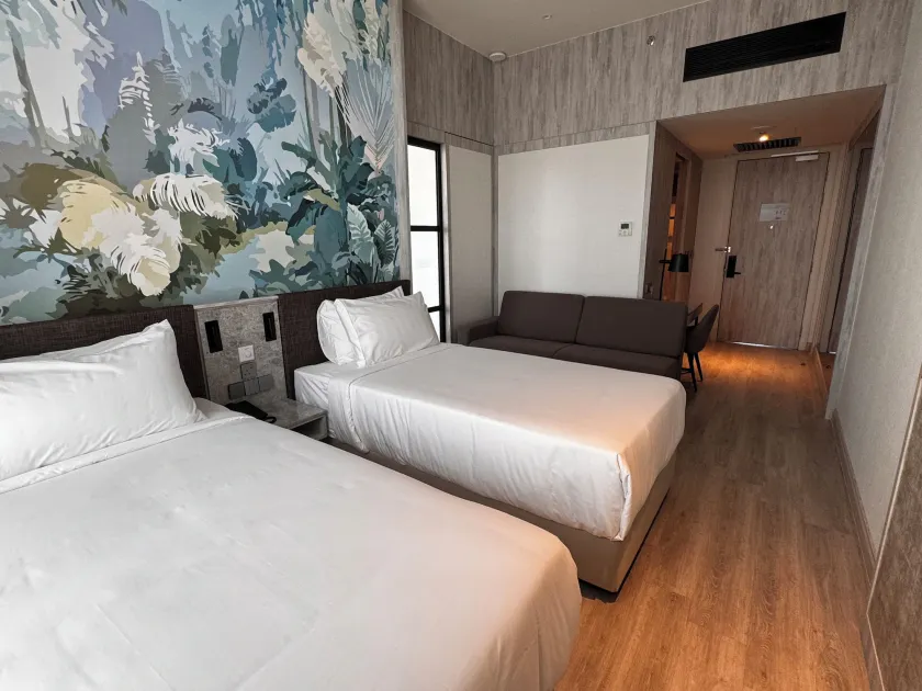 Fifth Avenue Hotel - Image 1