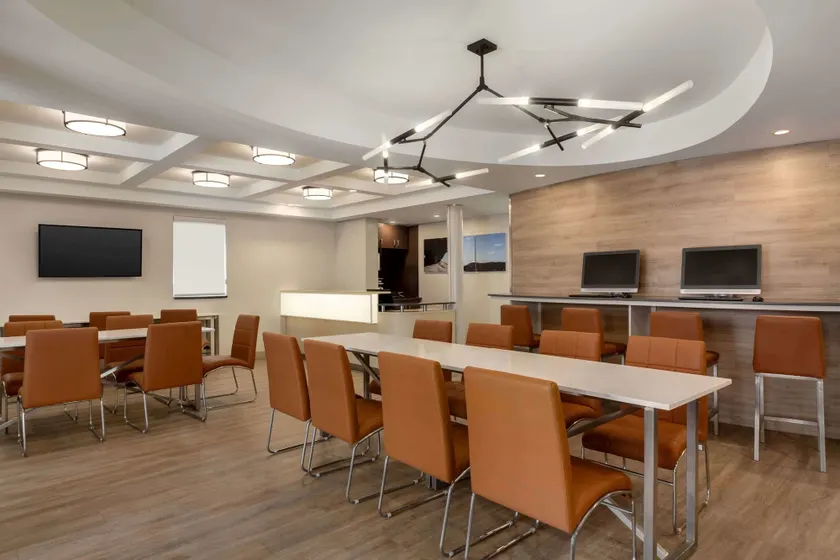 Days Inn by Wyndham Toronto West Mississauga - Hall
