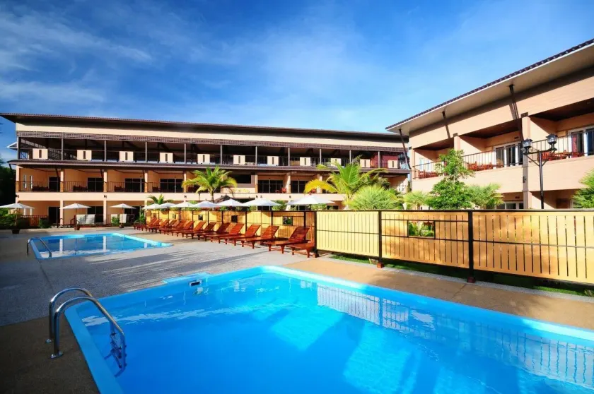 Maleedee Bay Resort - Image 1
