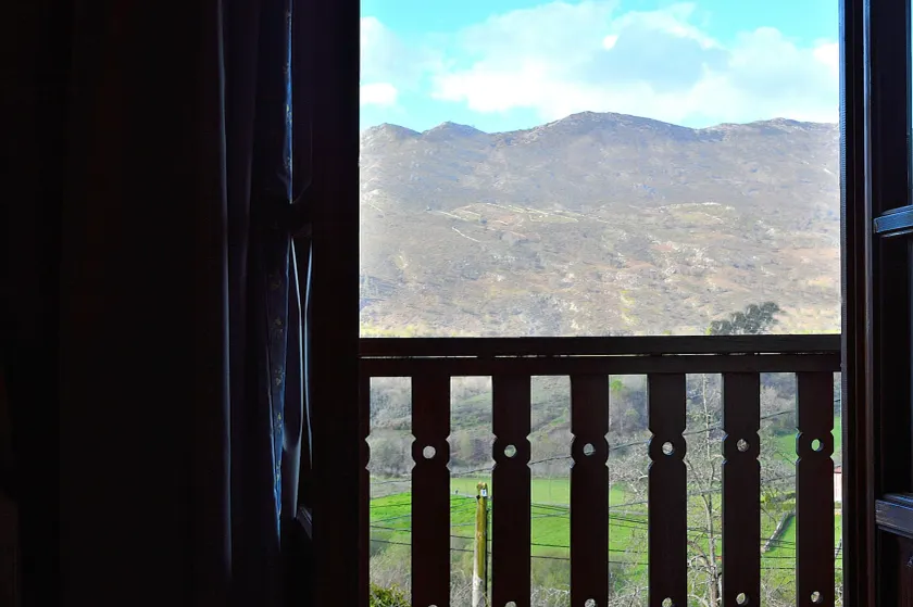 Hotel Rural Valleoscuru - Image 1