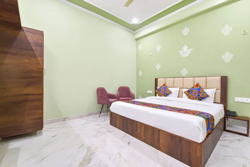 Fabhotel Lavish Palace - Image 1