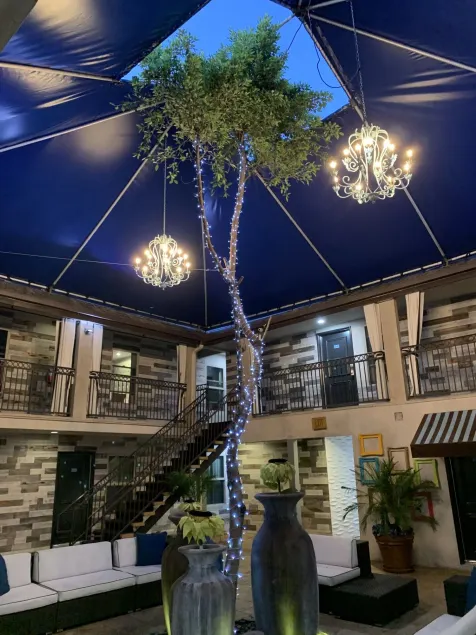 L.A. Sky Boutique Hotel - Image 1