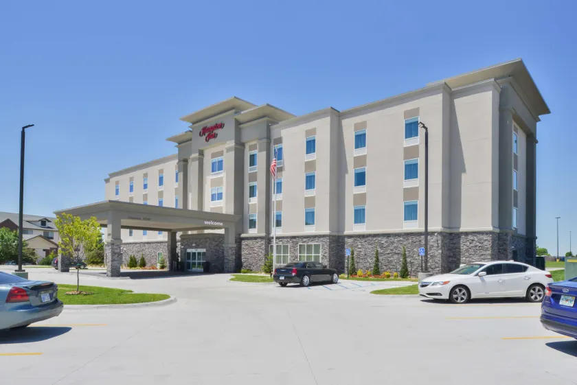 Hampton Inn Emporia - Image 1