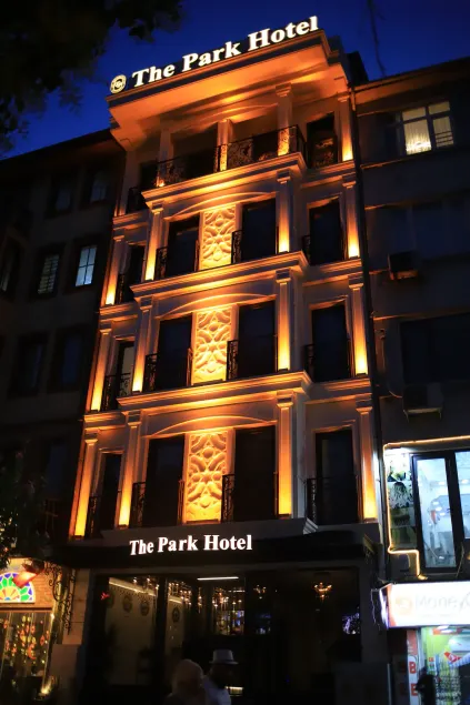 THE PARK HOTEL - Image 1