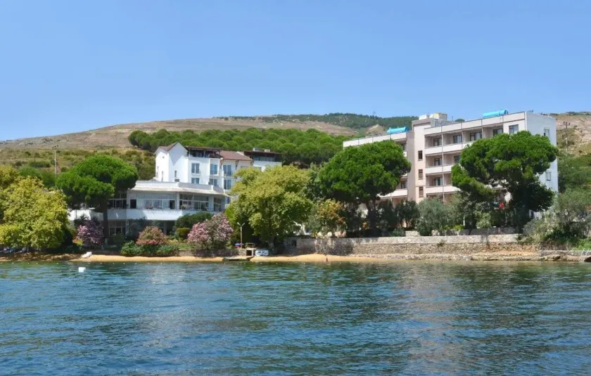 Kirtay Hotel - Image 1
