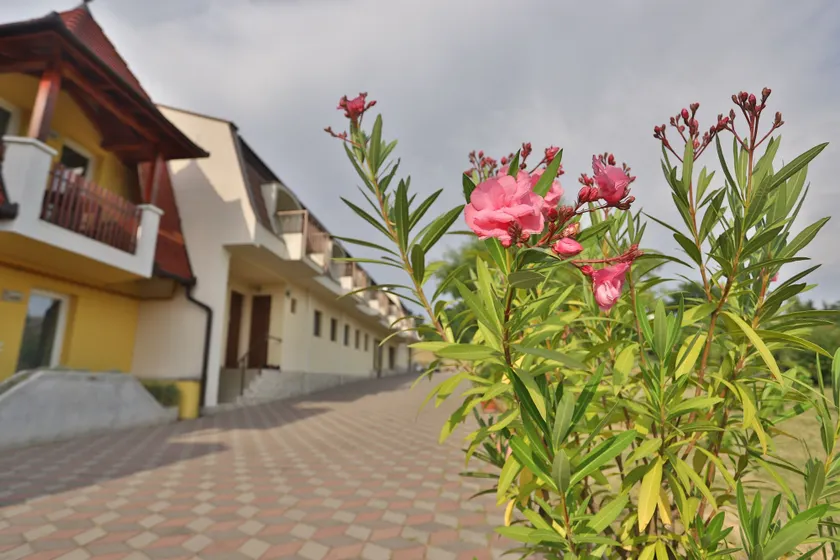 Margaréta Apartman és Üdülőház - Image 1