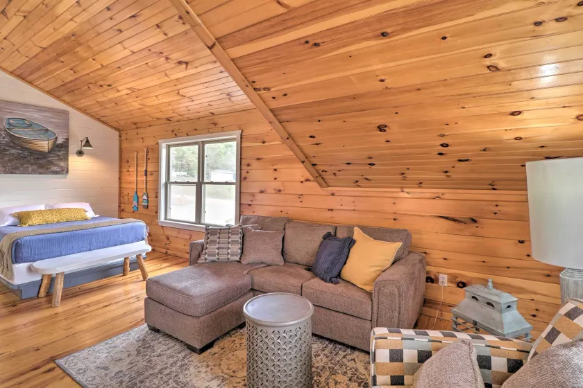 Updated Mtn View Studio w/ Loft - Near River! - Interior