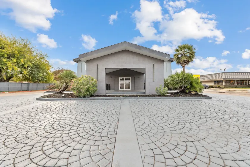 Super 8 by Wyndham Texas City - Galveston Area - Image 1