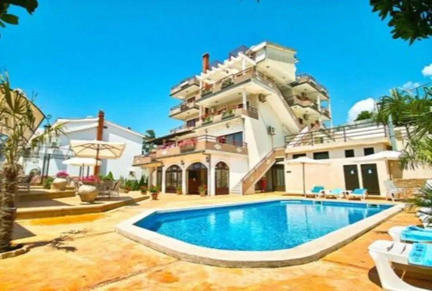 Hotel Kleopatra - Image 1