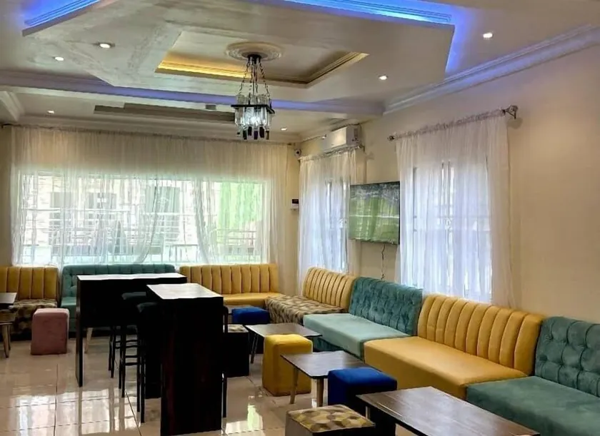 House 27 - Salon du hall