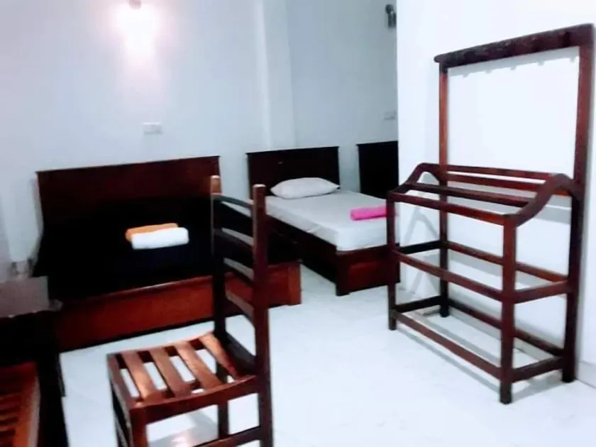 Black And White Kandy Guest House  - Image 1