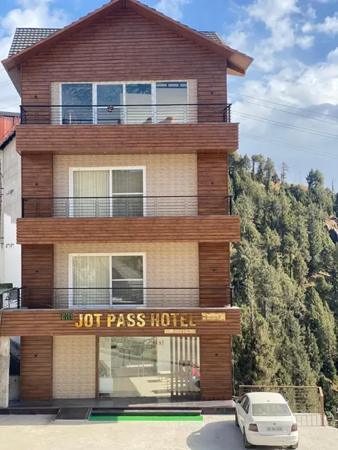 Jot Pass Hotel - Image 1