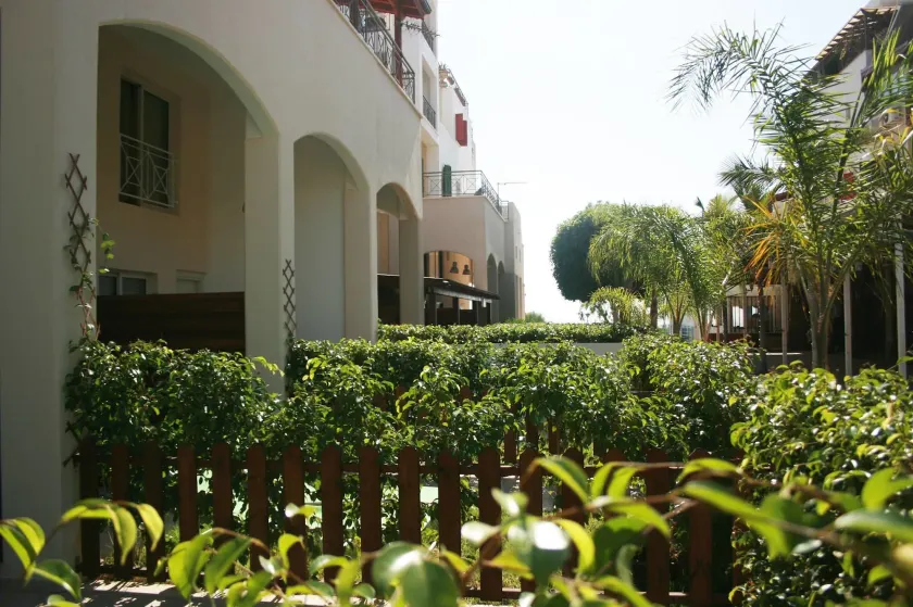 Sunrise Arches Apartments - Image 1