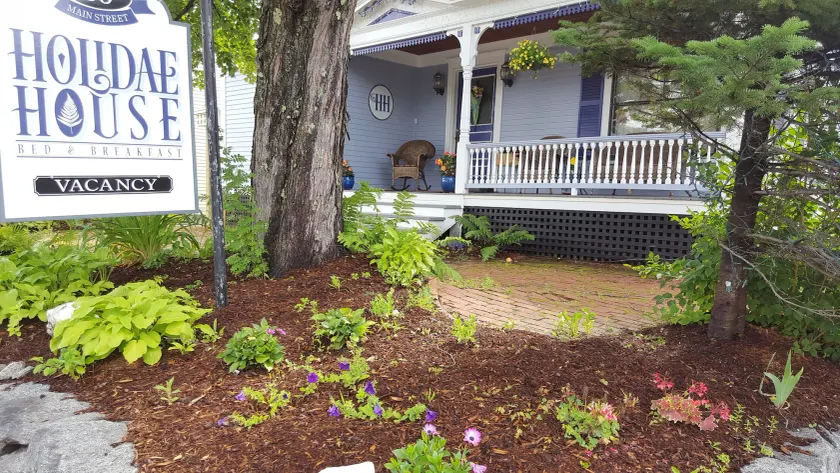Holidae House Bed & Breakfast - Image 1