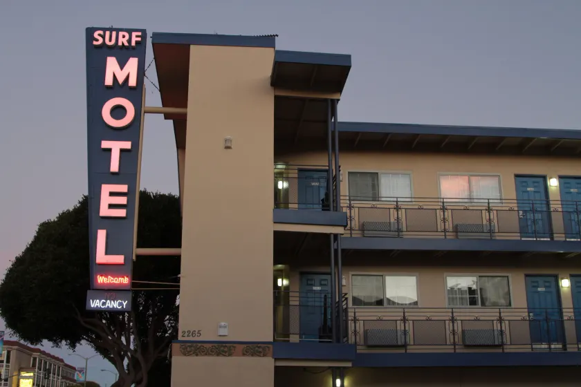 Surf Motel - Image 1
