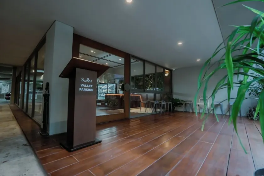 Jiro Hotel - Image 1