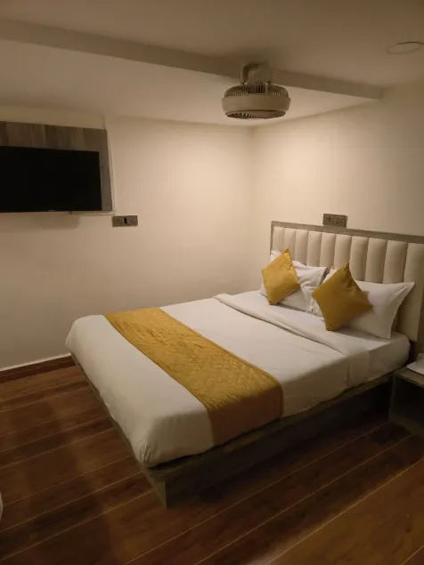 Hotel Royce BKC - Near Jio Convention Centre and US Consulate - Image 1