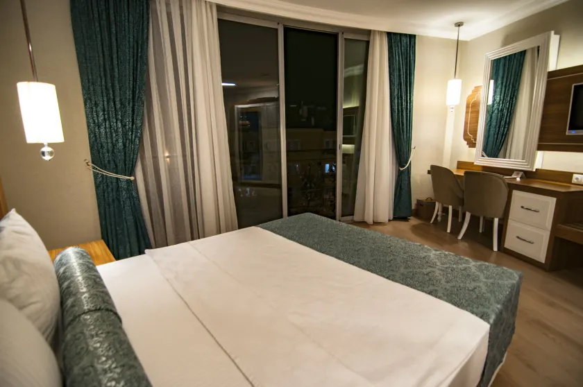 Exelans Hotel - Image 1