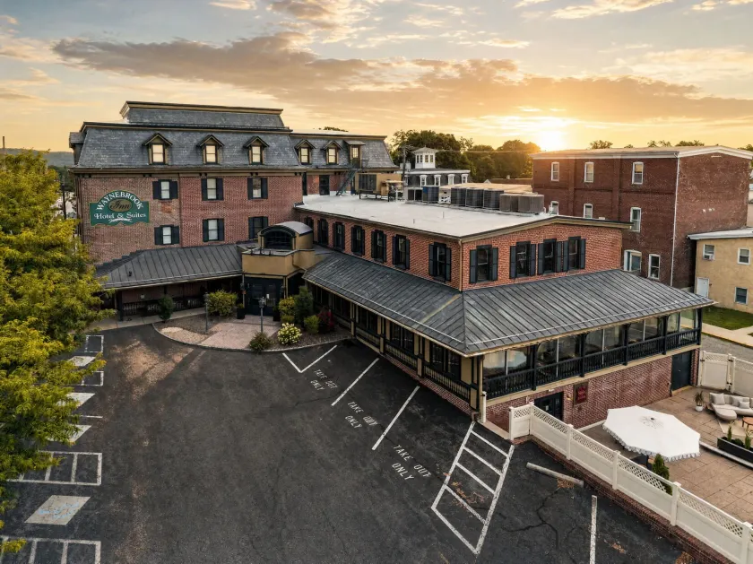 Waynebrook Inn - Image 1