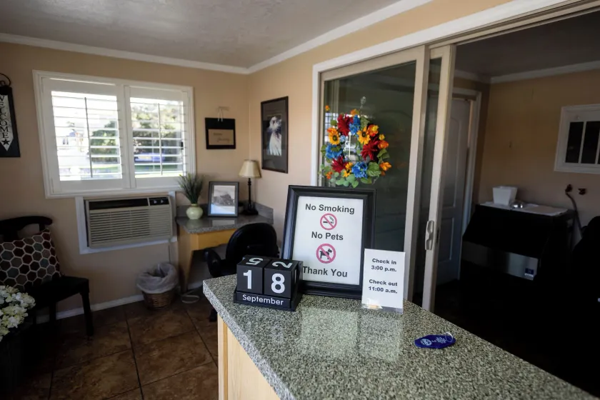 Blue Pine Motel - Hall