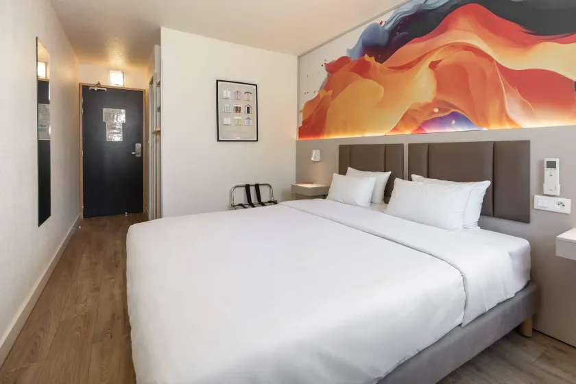 Comfort Hotel Lille Roubaix - Image 1