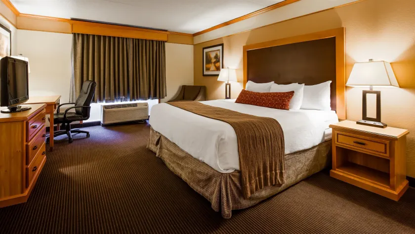 Best Western Plus Sidney Lodge - Image 1