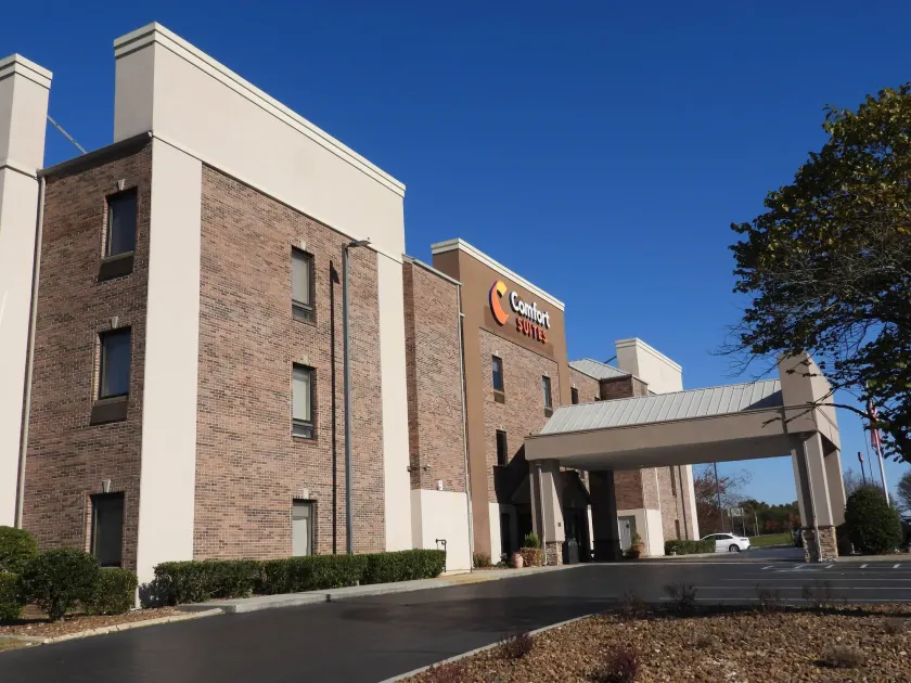 Comfort Suites Crossville - Image 1