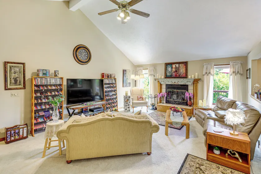 5 Mi to Platte River: Inviting Bellevue Rental - Image 1
