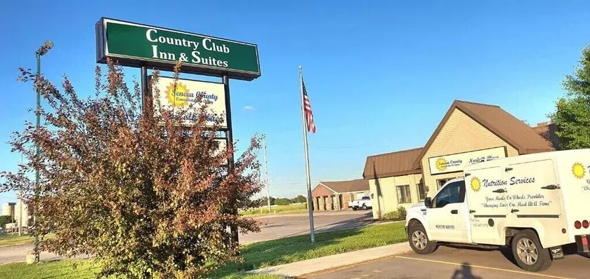 Country Club Inn & Suites - Image 1