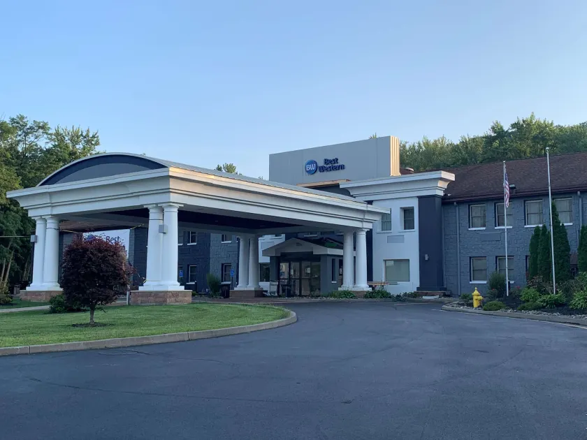 Best Western Owego Inn - Image 1