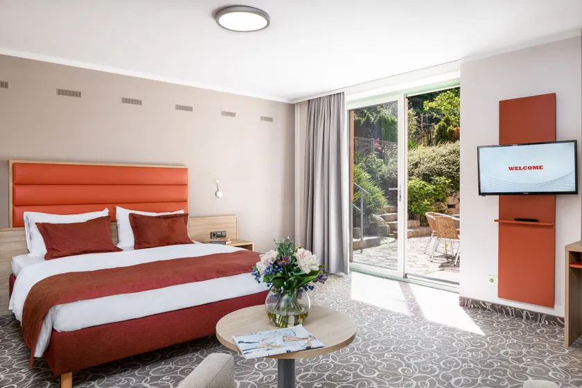 Schild Rooms - Self Check-in - Nature and Wine Area - Image 1