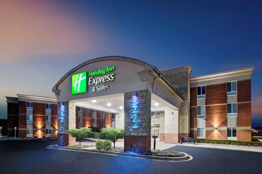 Holiday Inn Express Hotel & Suites Auburn Hills by IHG - Image 1