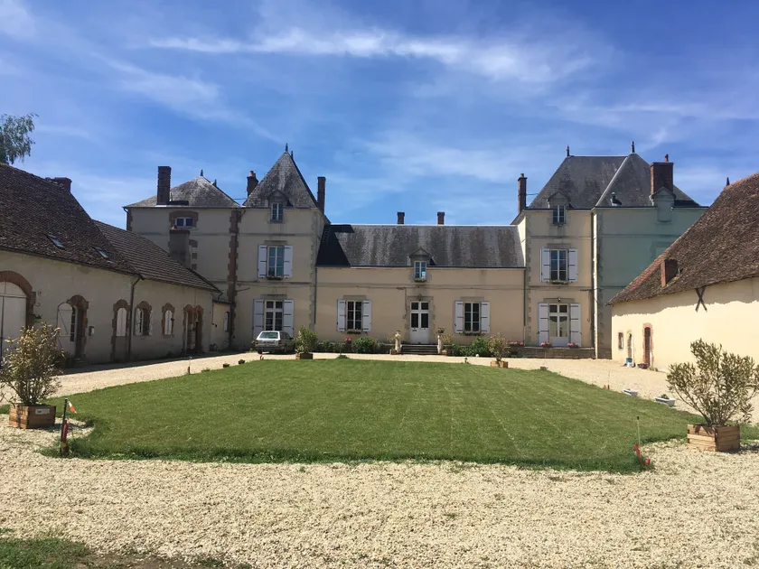 CHATEAU DE CHAVANNES - Image 1
