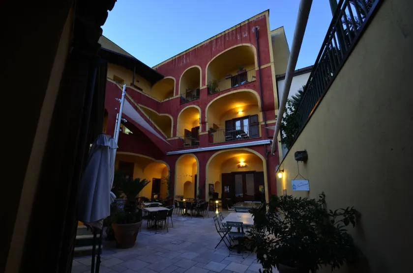 Manouche Affittacamere Osteria - Image 1