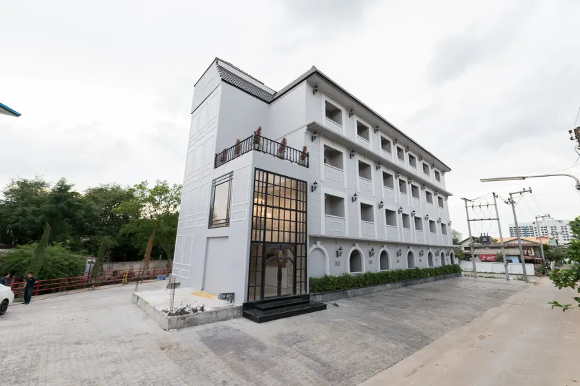 The Cape Hotel - Image 1