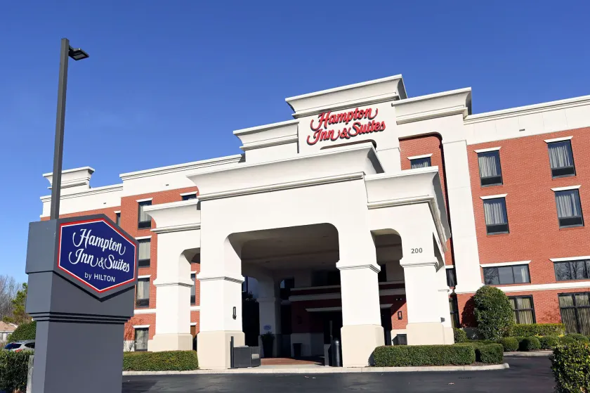 Hampton Inn Suites Smithfield - Image 1