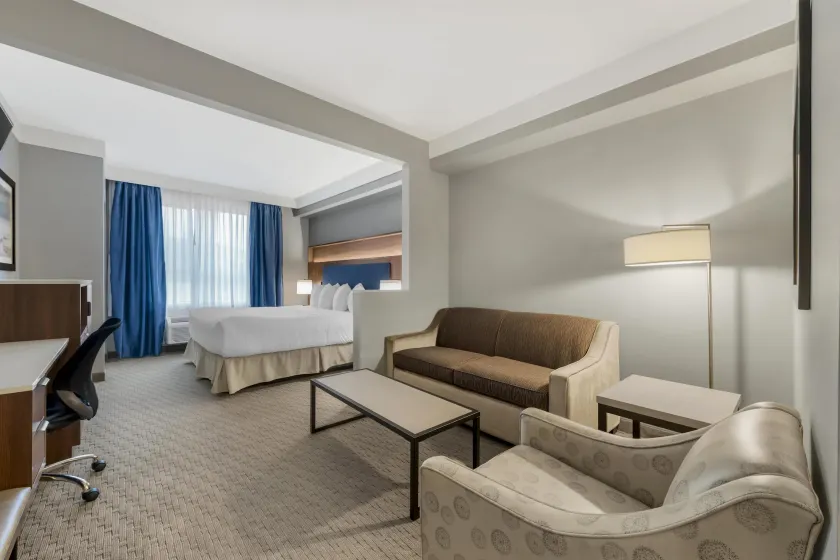Best Western Plus Revelstoke - Image 1