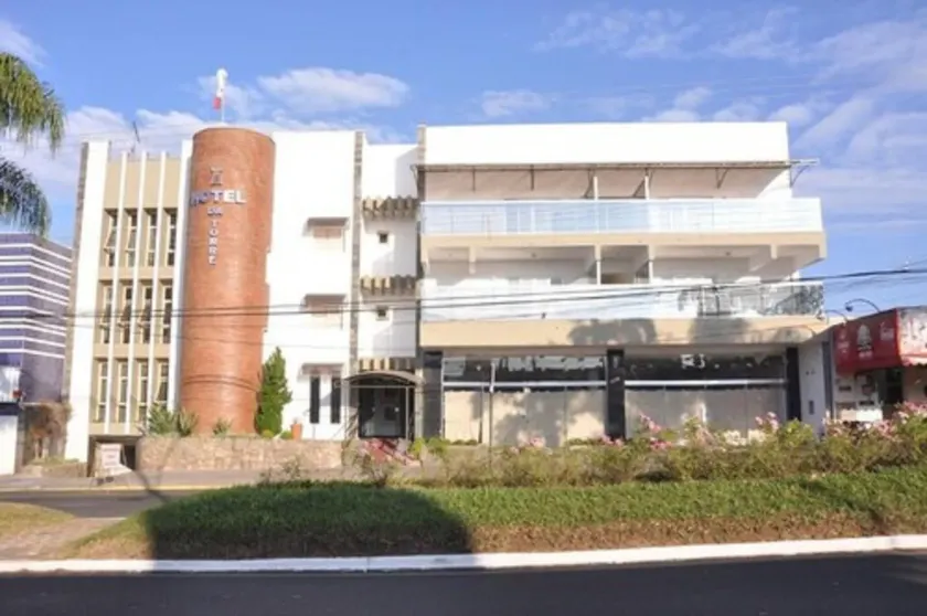 Carlton Plaza Torre - Image 1