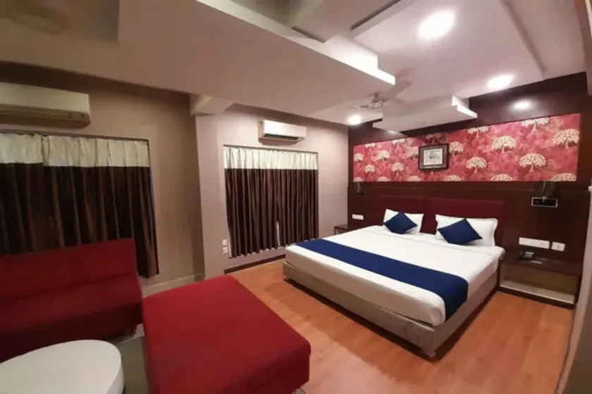 FabHotel The Circle Club - Image 1