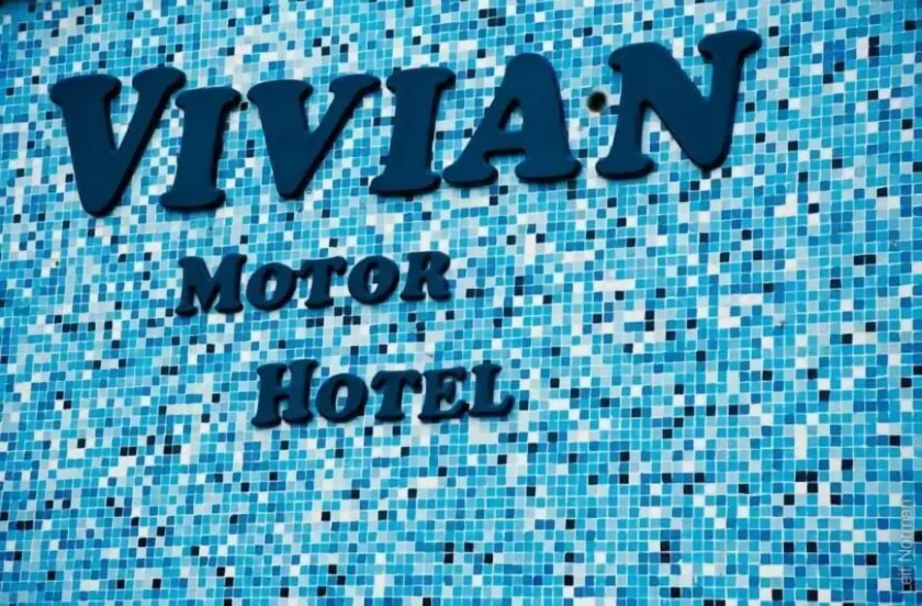 Vivian Motor Hotel - Image 1