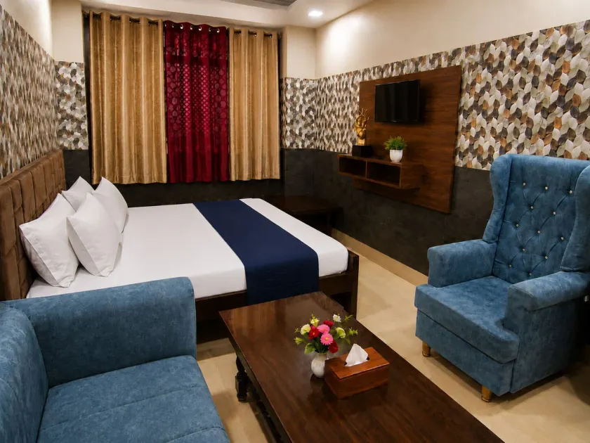 Vishal Palace Hotel Unnao - Image 1
