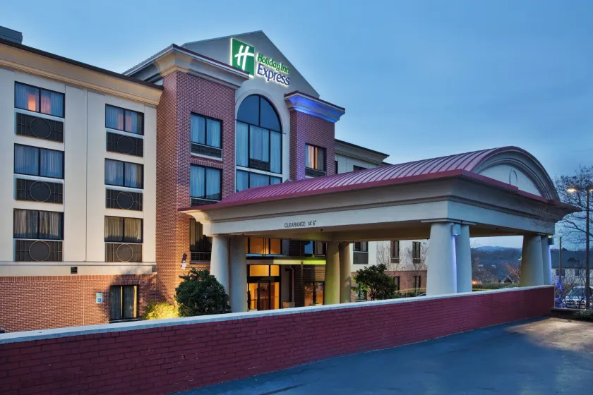 Holiday Inn Express & Suites Greenville-Downtown by IHG - Image 1