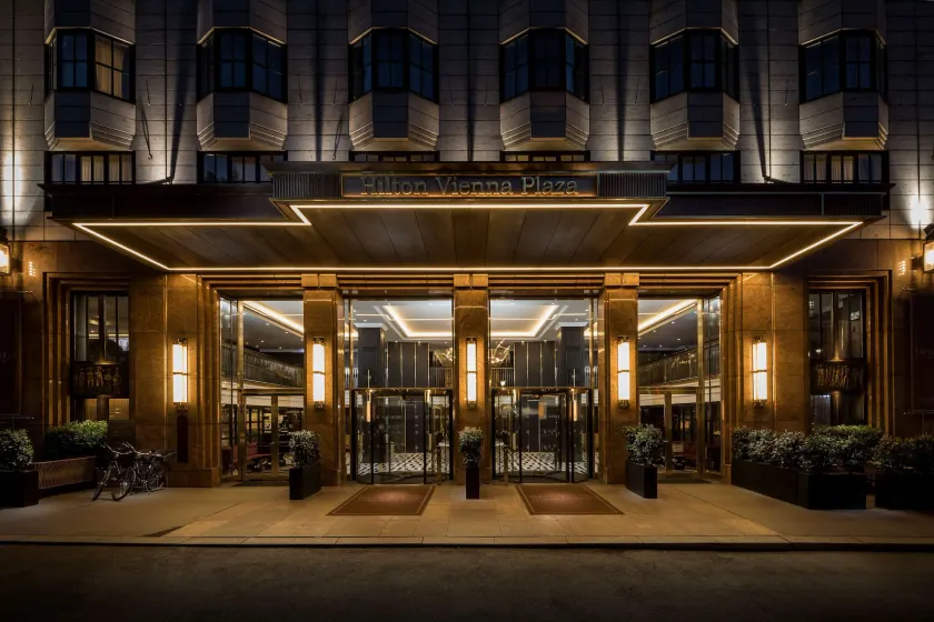 Hilton Vienna Plaza - Image 1