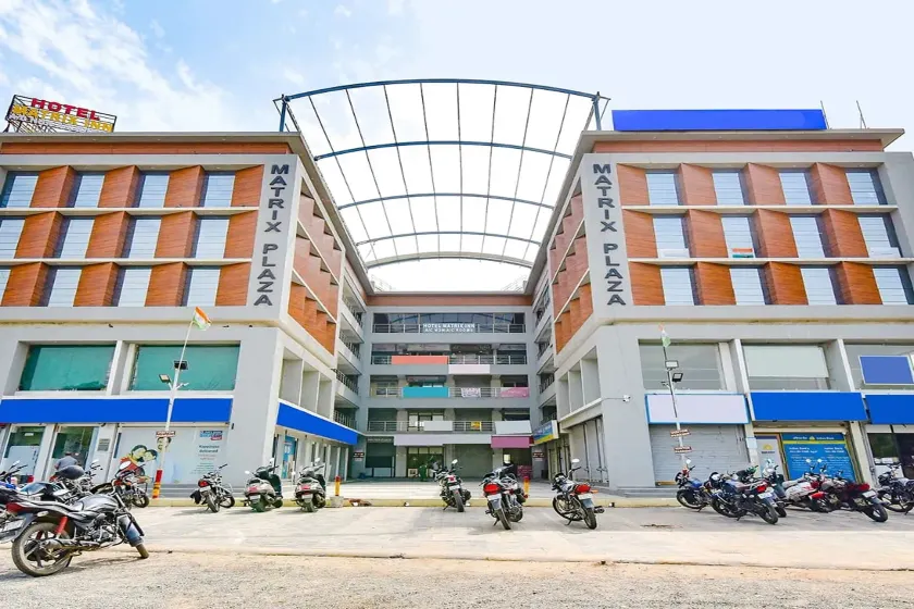 Hotel Matrix Inn - Image 1
