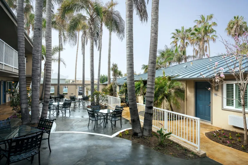 PB Surf Beachside Inn - Image 1