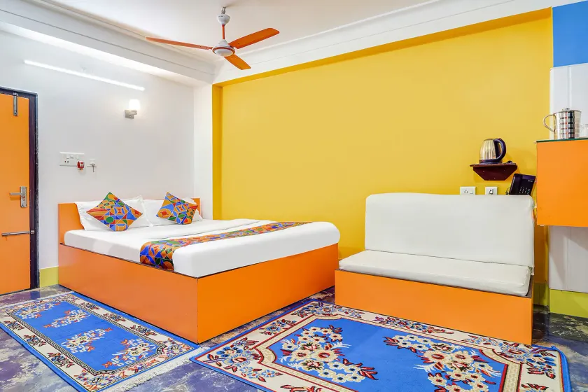 Relax Hotel - Image 1